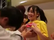 女優發布會裸體給粉絲摸奶