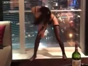 高端外圍美女星級客房黑絲美腿勁舞
